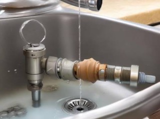 华帝热水器本地售后热线普及☞博莱克电热水器E2故障快速解决攻略