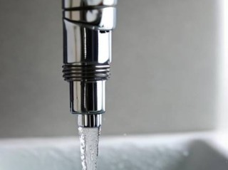 三洋洗衣机电话查询工具详述%双桶洗衣机放水管拆卸教程