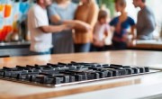 太太燃气灶售后维修客服热线分享(家用燃气灶燃气泄漏开关：安全防护必备指南)