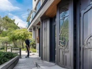 神将防盗门专业的售后维修解释：上海居民出门必看：防盗门安装指南与必要性分析