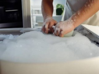 科慕冰箱24小时维修店阐释(冰箱除霜关键步骤，轻松应对霜层困扰)