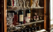 特畅恒酒柜24H服务网点解释۞红酒酒柜饰品摆放技巧，打造优雅品酒空间