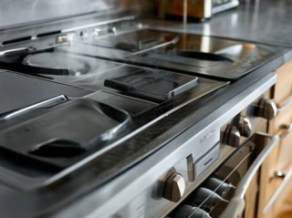 欧顶集成灶全国服务专线传授㉿集成灶旁必装插座，厨房电器安全升级