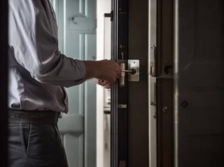 威盾斯保险柜厂家客户咨询热线阐释_保险柜密码遗忘怎么办？专业解锁技巧分享